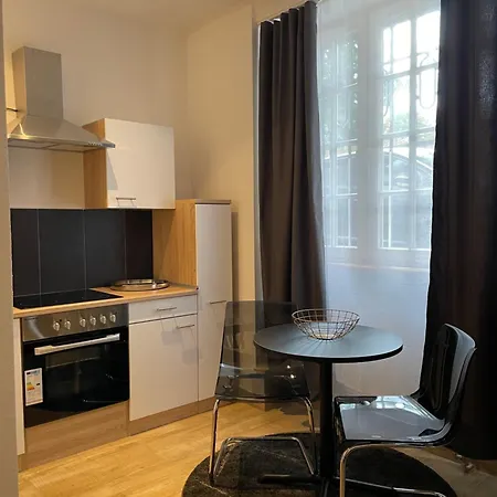 3 Apartment *